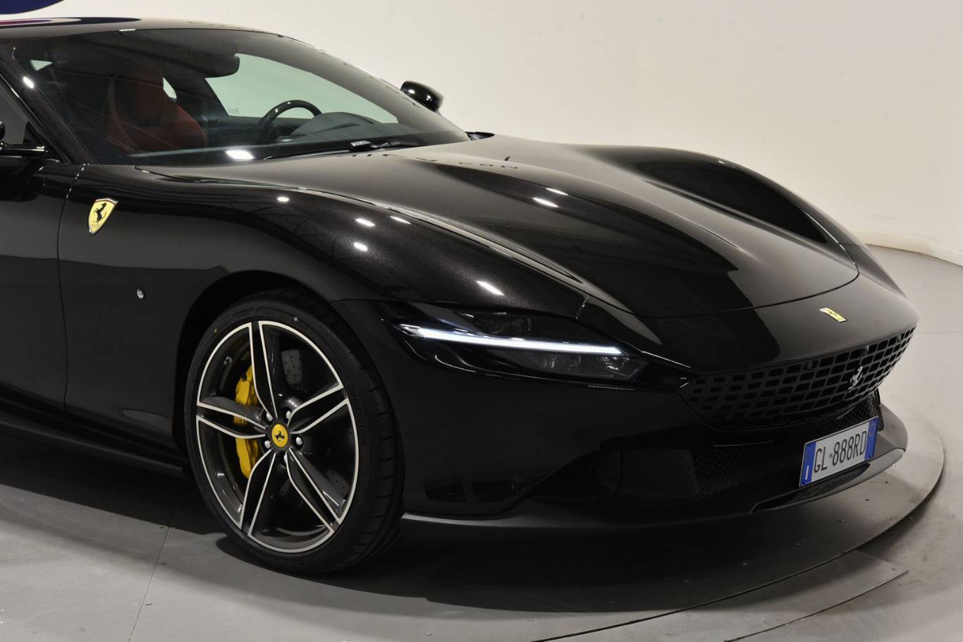 FERRARI Roma 24