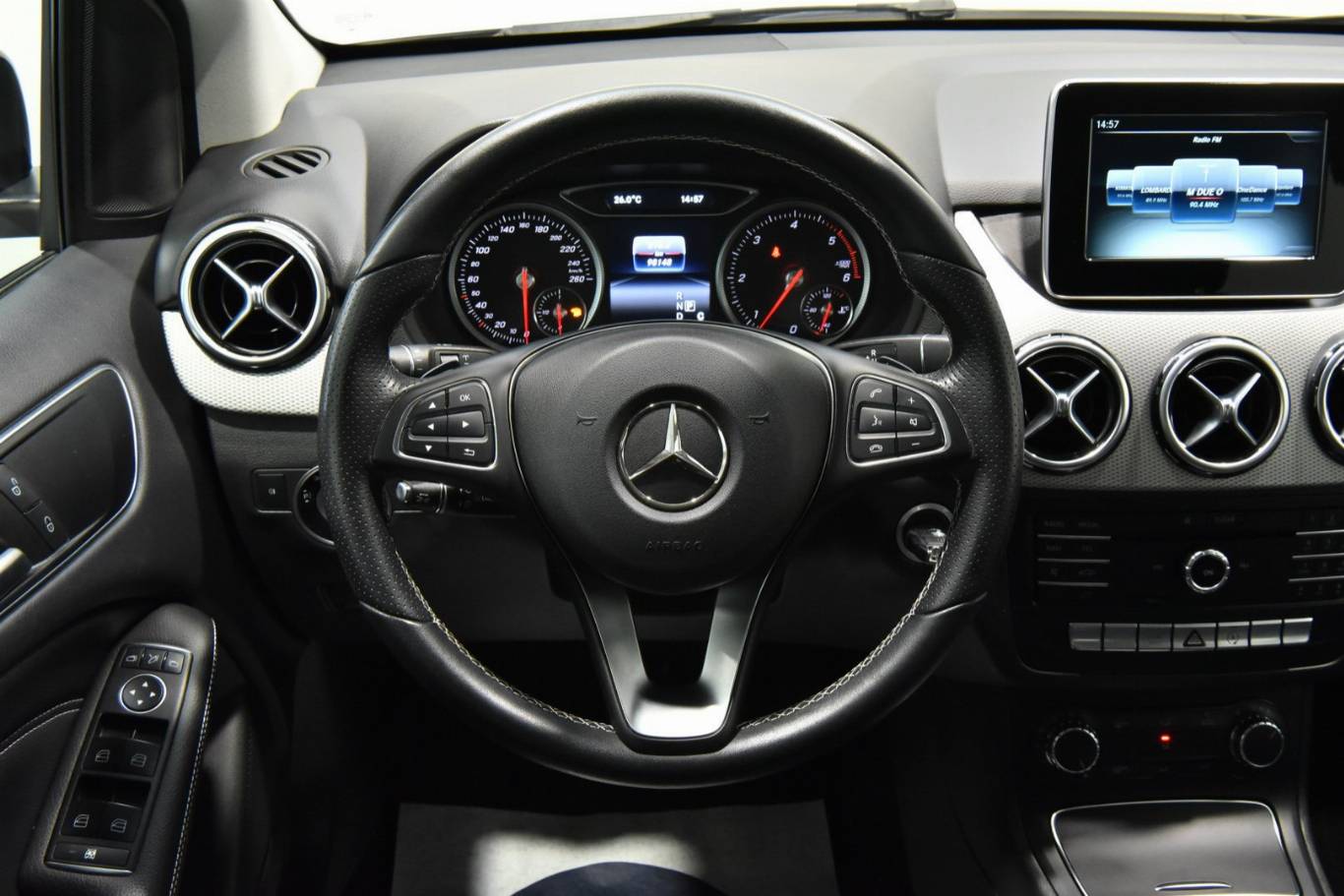 MERCEDES-BENZ B 200 22