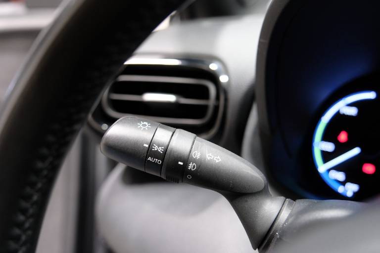 TOYOTA Yaris Cross 24