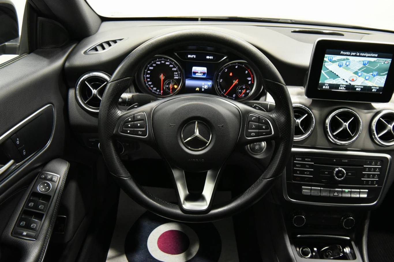 MERCEDES-BENZ CLA 200 40