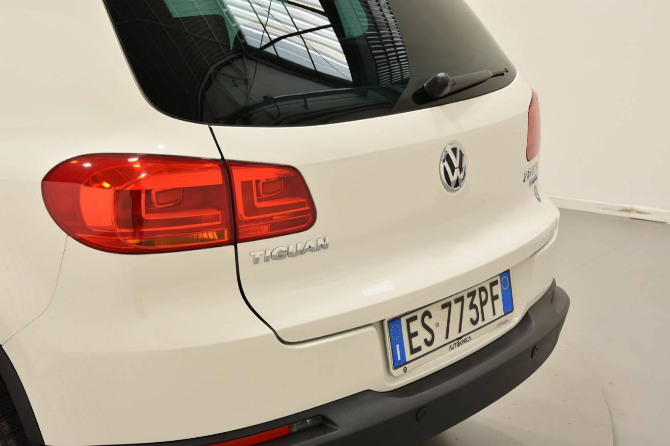 VOLKSWAGEN Tiguan 63