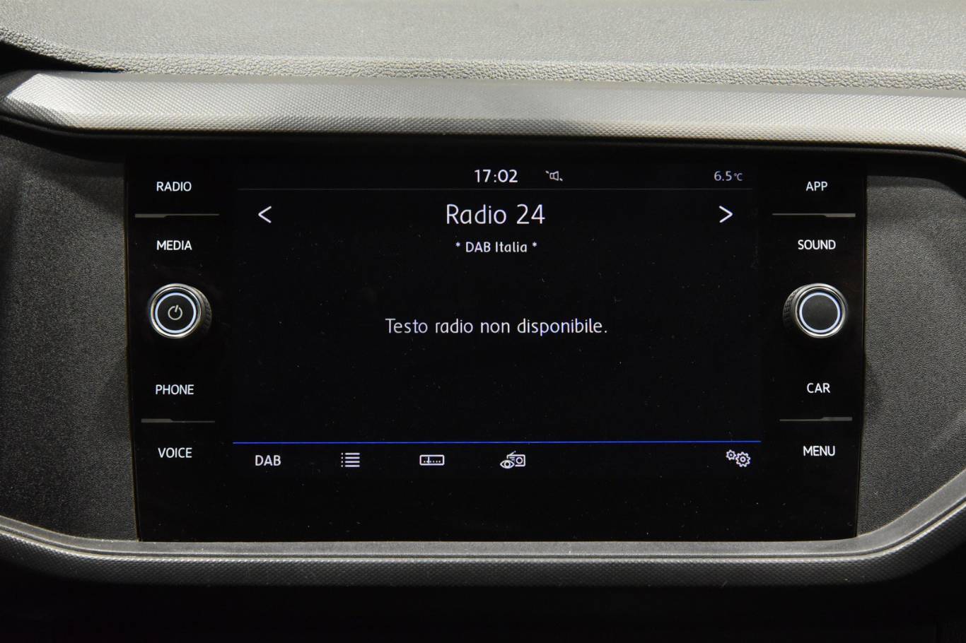 VOLKSWAGEN T-Cross 12