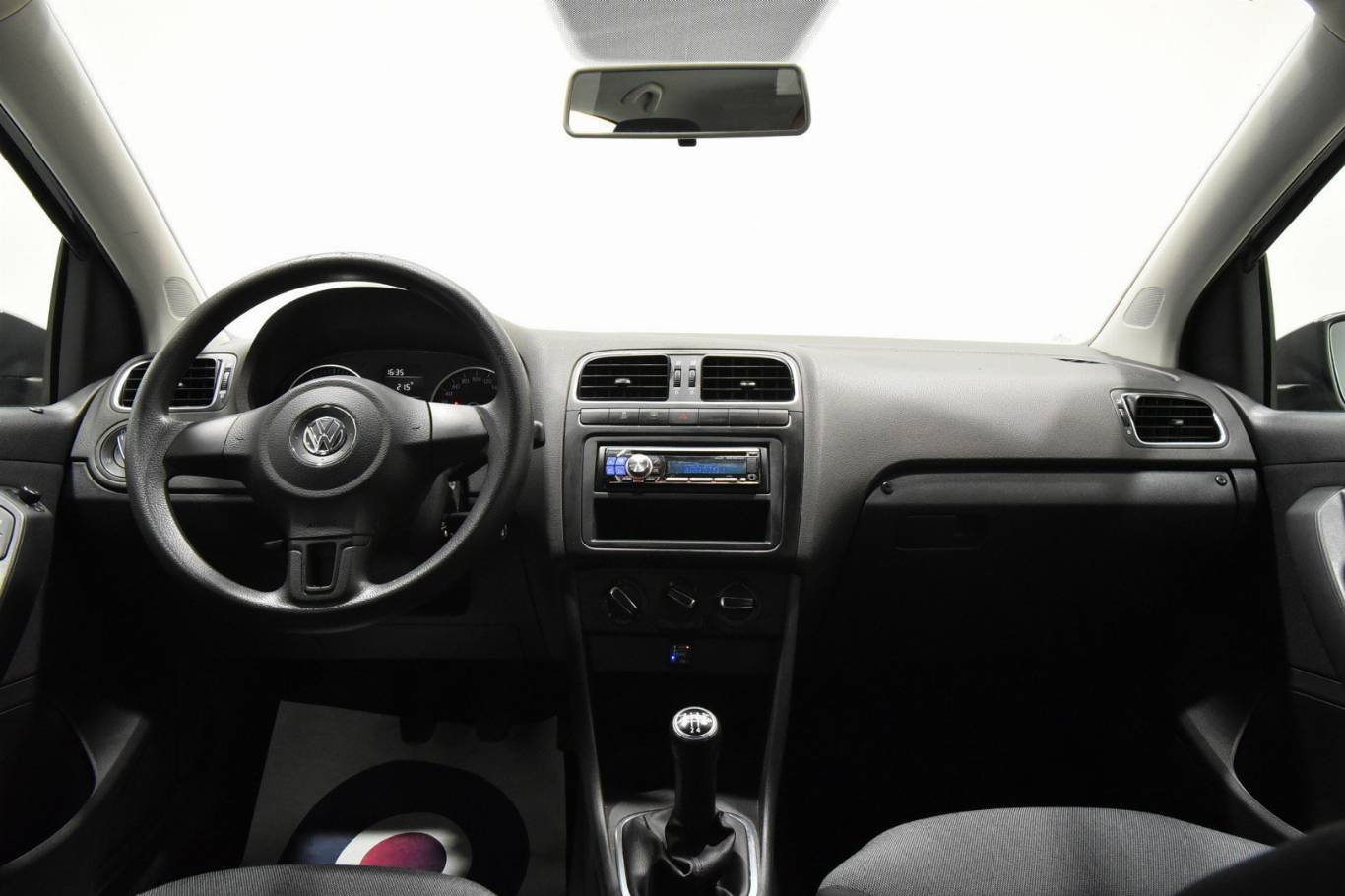 VOLKSWAGEN Polo 22
