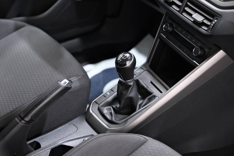 VOLKSWAGEN Polo 52