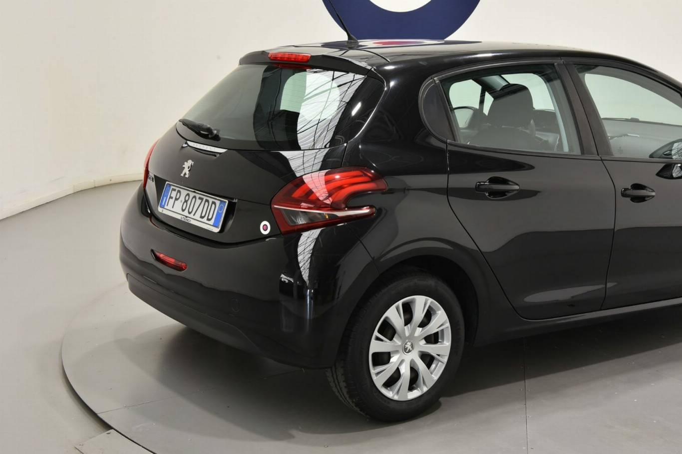 PEUGEOT 208 19
