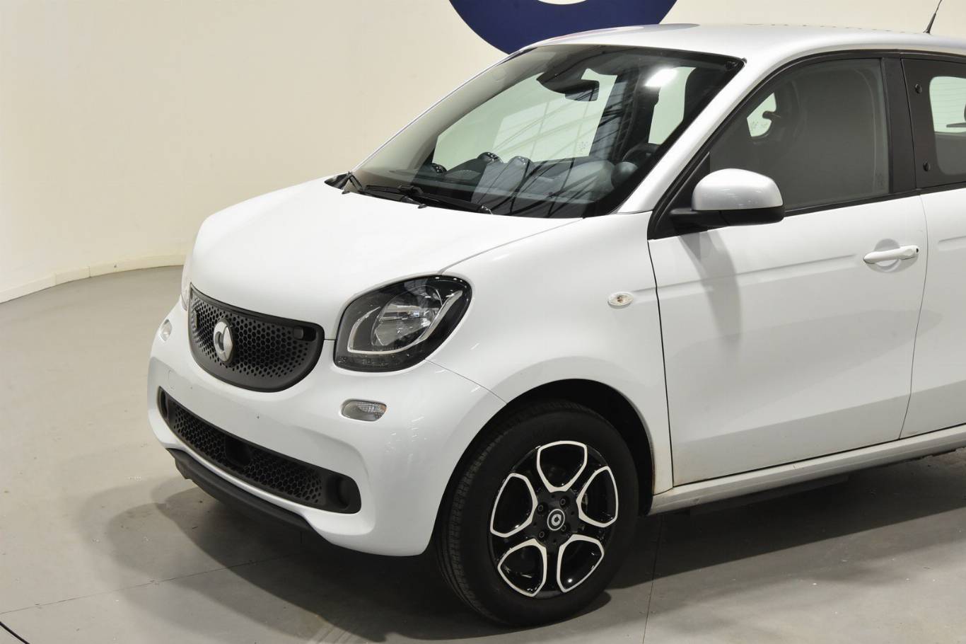 SMART ForFour 16