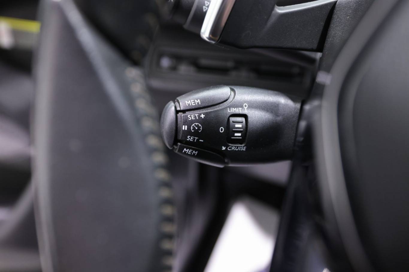PEUGEOT 3008 24