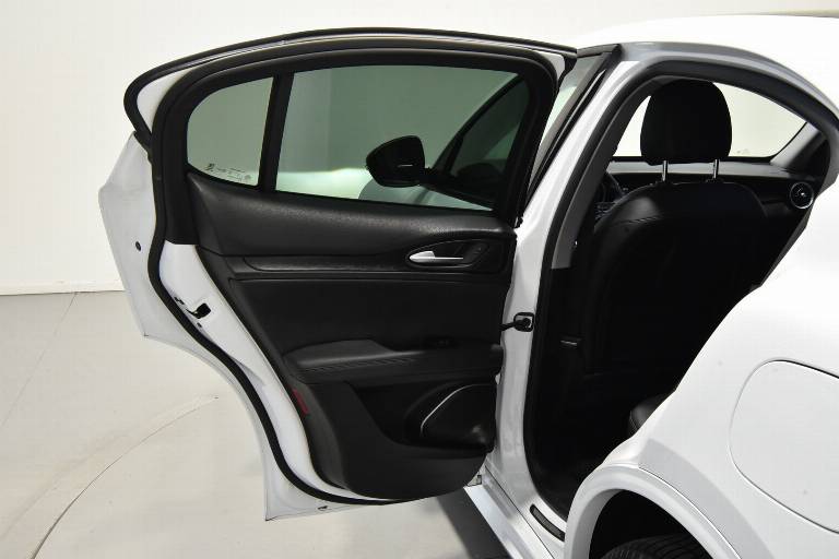 ALFA ROMEO Stelvio 38