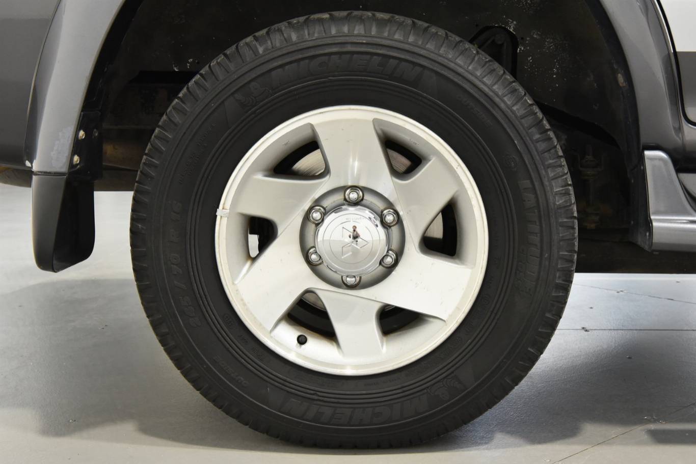 MITSUBISHI Pajero Sport 36