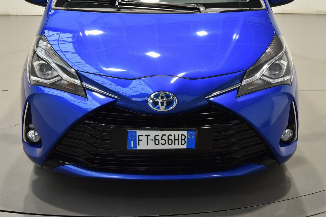 TOYOTA Yaris 14
