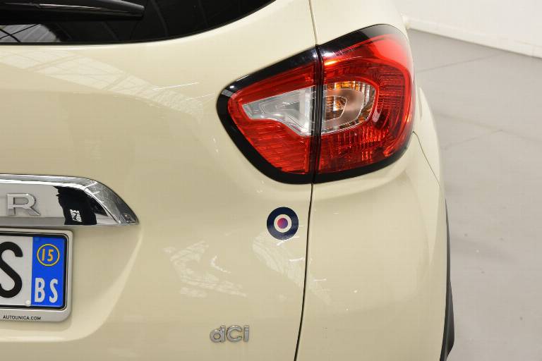 RENAULT Captur 19