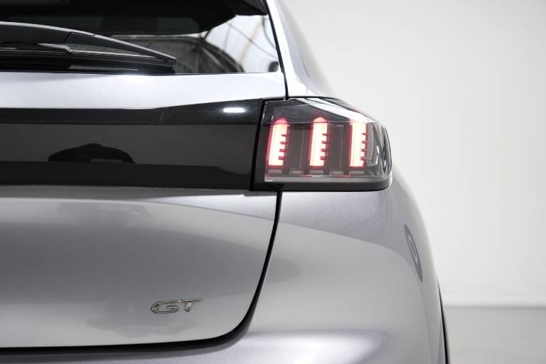 PEUGEOT 208 54