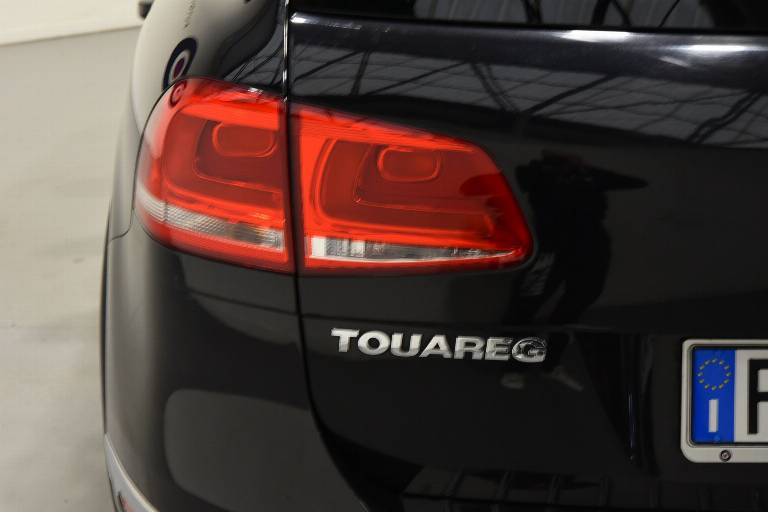 VOLKSWAGEN Touareg 19