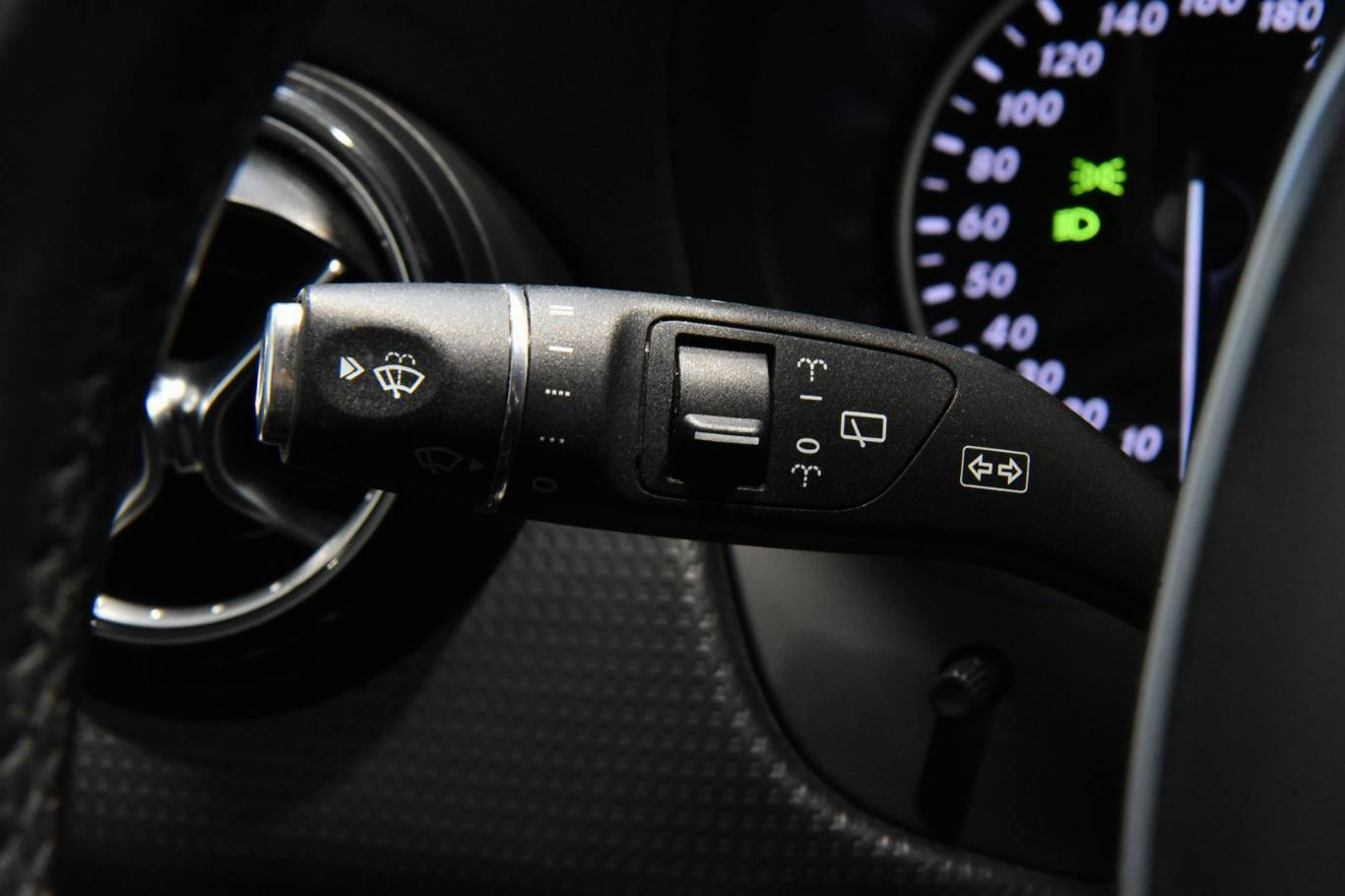 MERCEDES-BENZ A 180 26