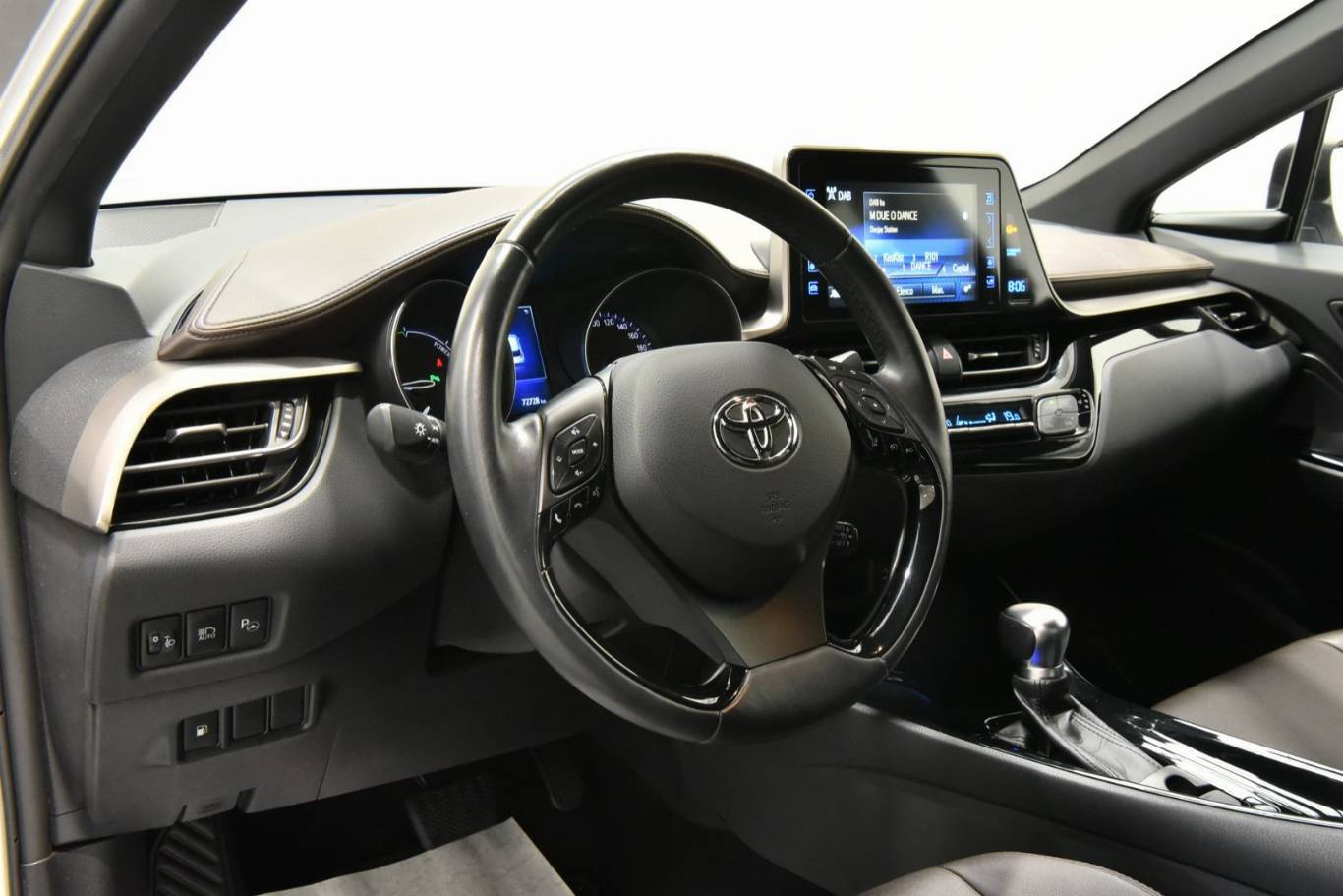 TOYOTA C-HR 3