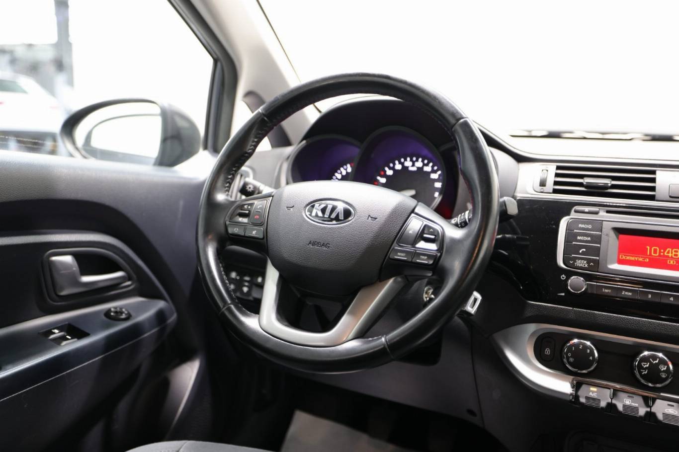 KIA Rio 36