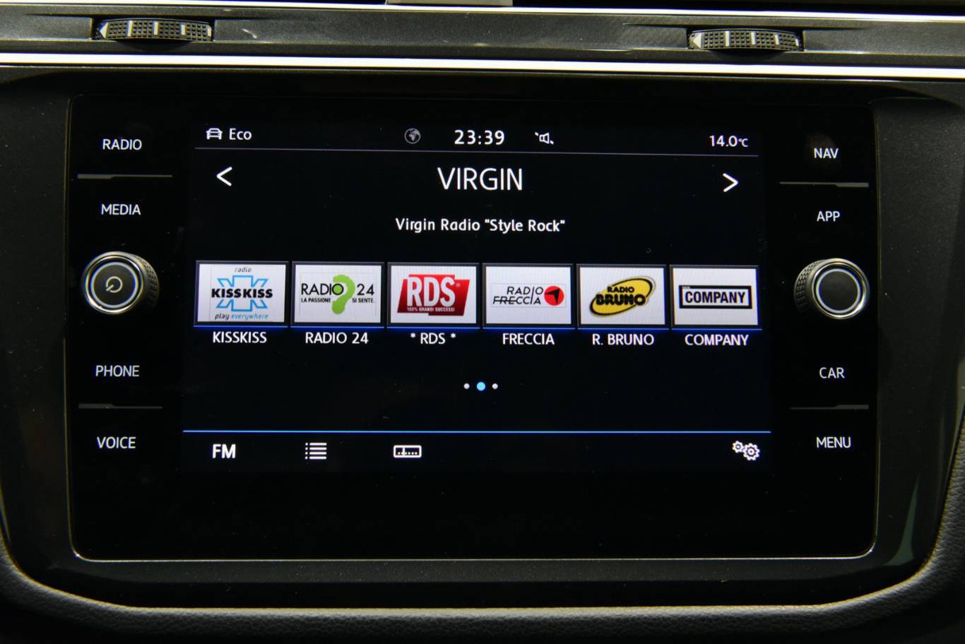 VOLKSWAGEN Tiguan 32