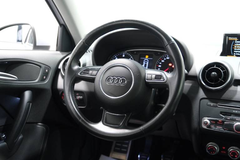 AUDI A1 38