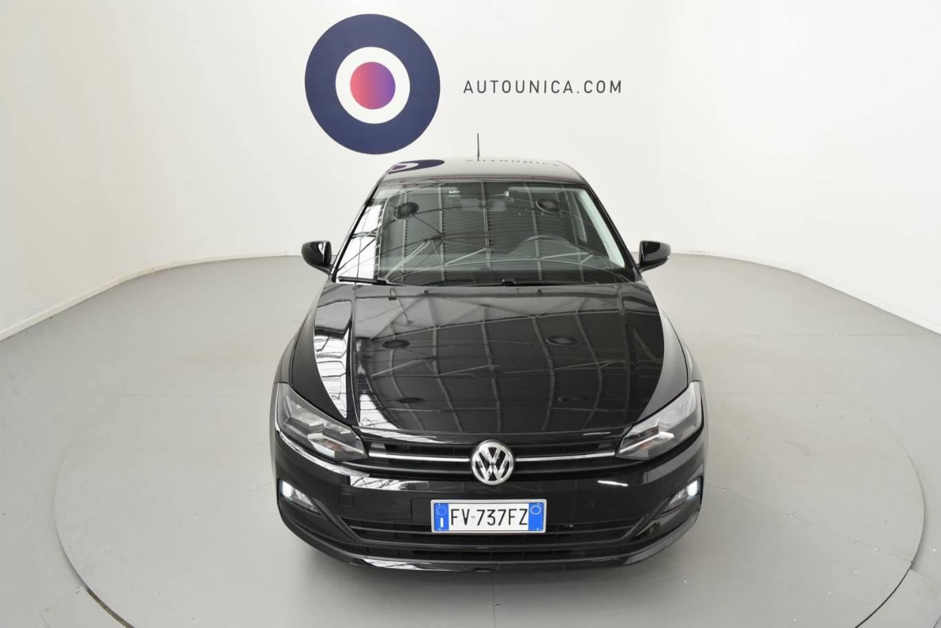 VOLKSWAGEN Polo 66