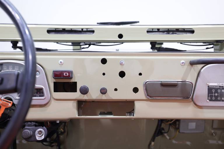 TOYOTA Land Cruiser 19