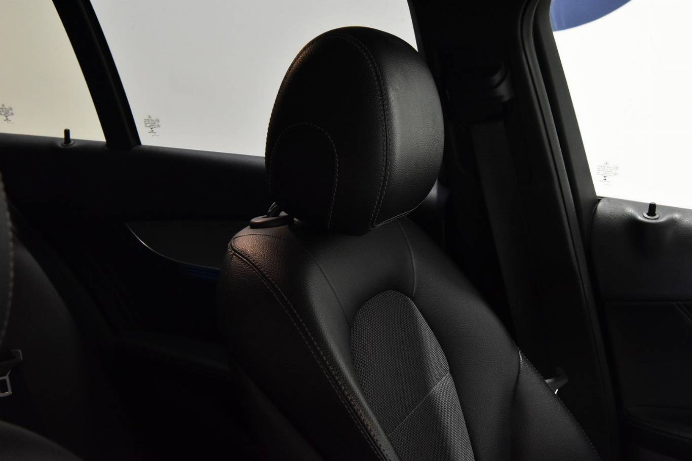 MERCEDES-BENZ C 220 38