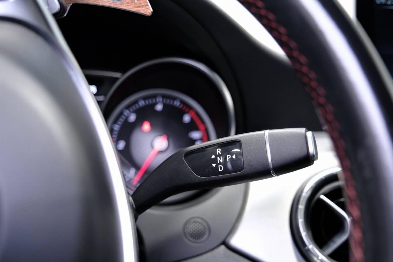 MERCEDES-BENZ CLA 220 23