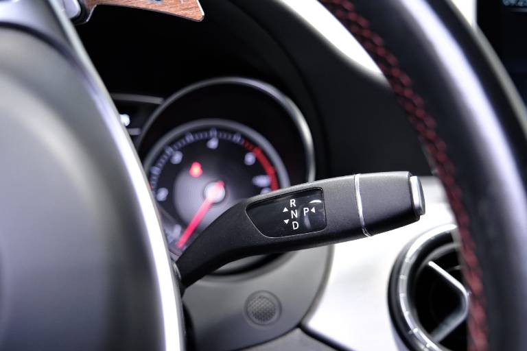 MERCEDES-BENZ CLA 220 23