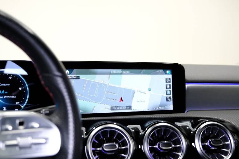 MERCEDES-BENZ A 180 28