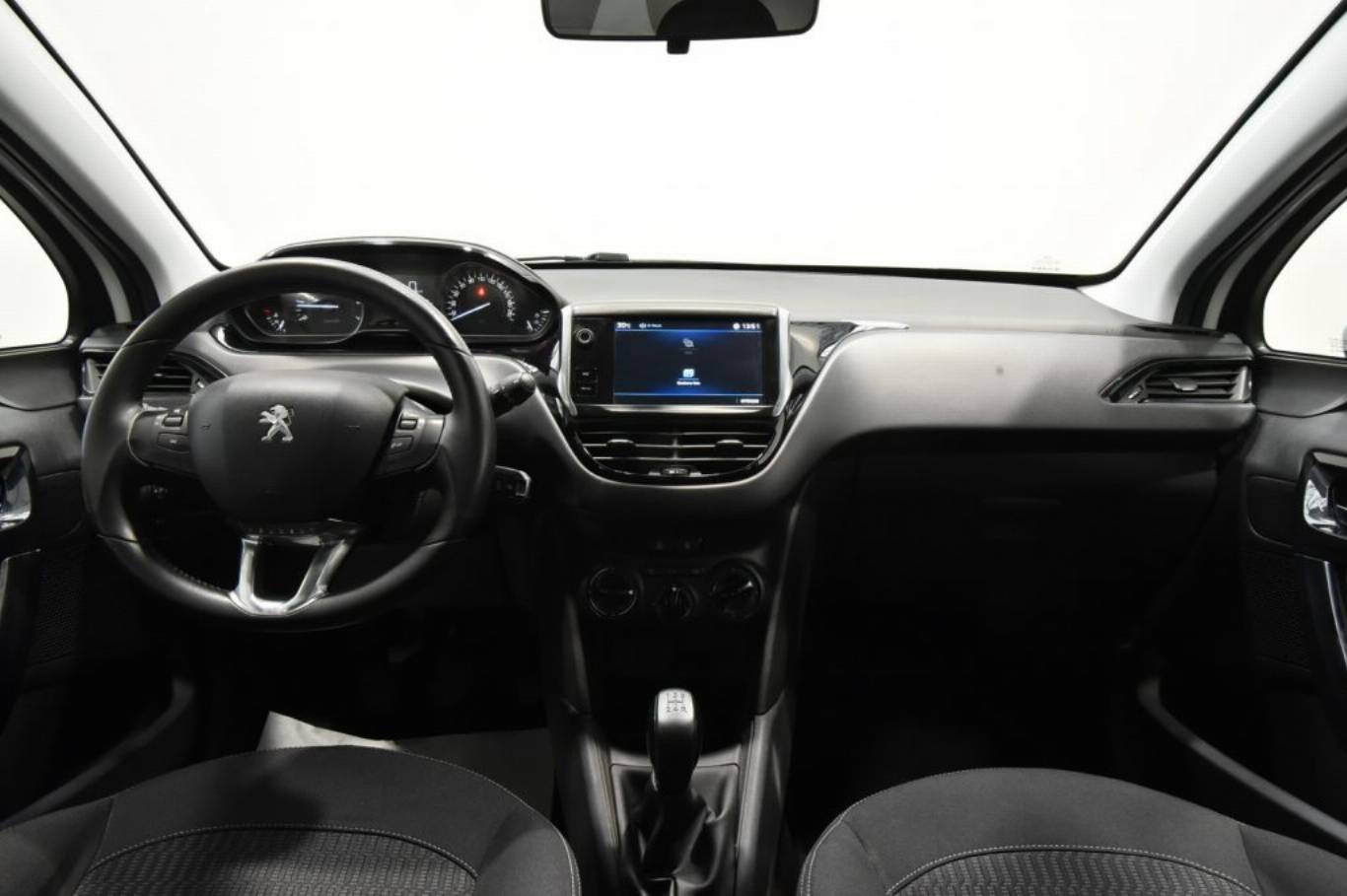 PEUGEOT 208 22
