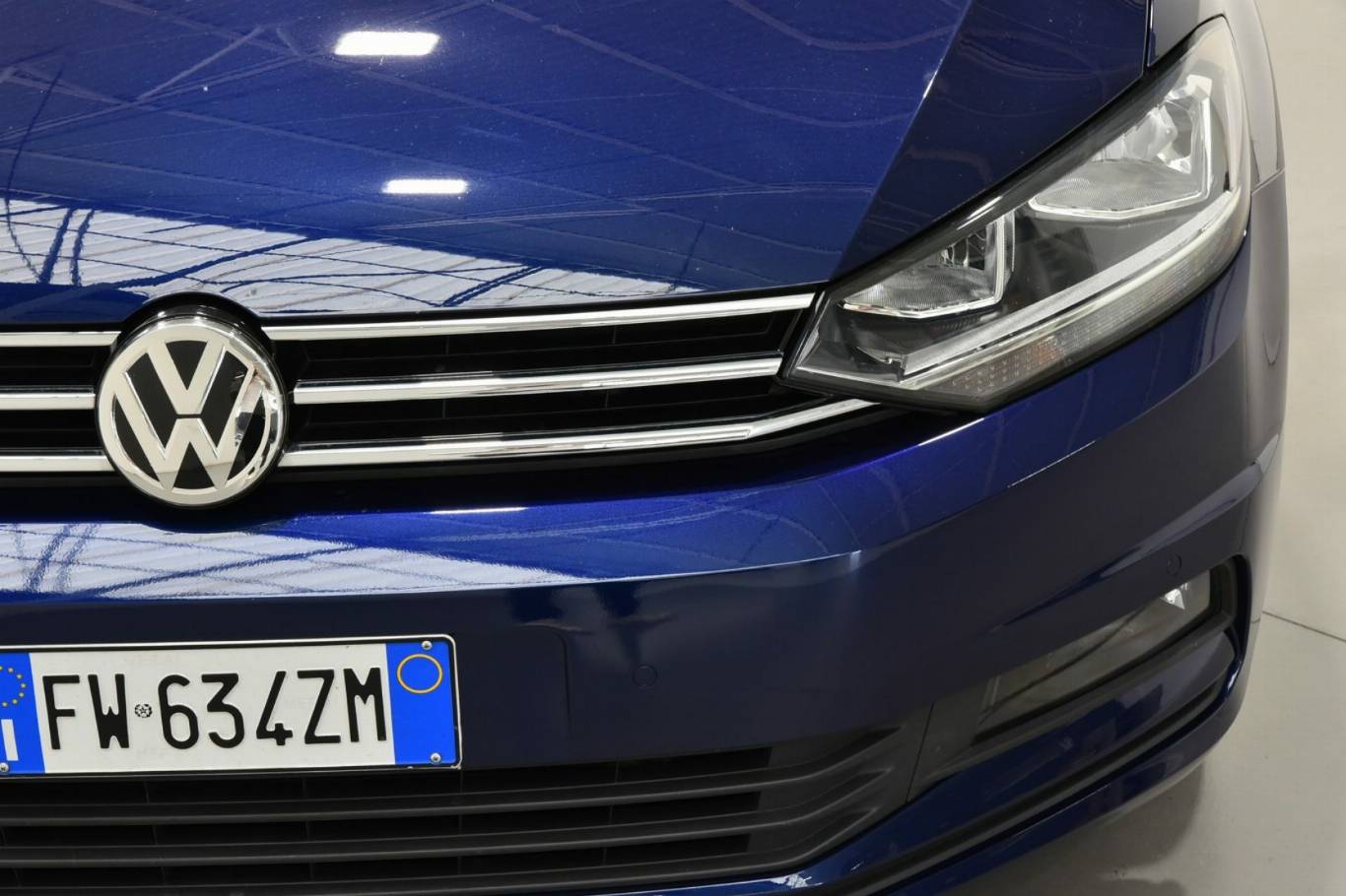 VOLKSWAGEN Touran 15