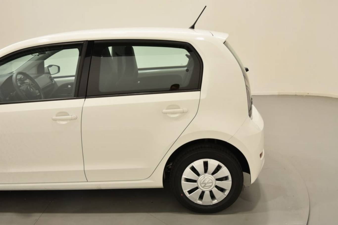 VOLKSWAGEN Up! 52
