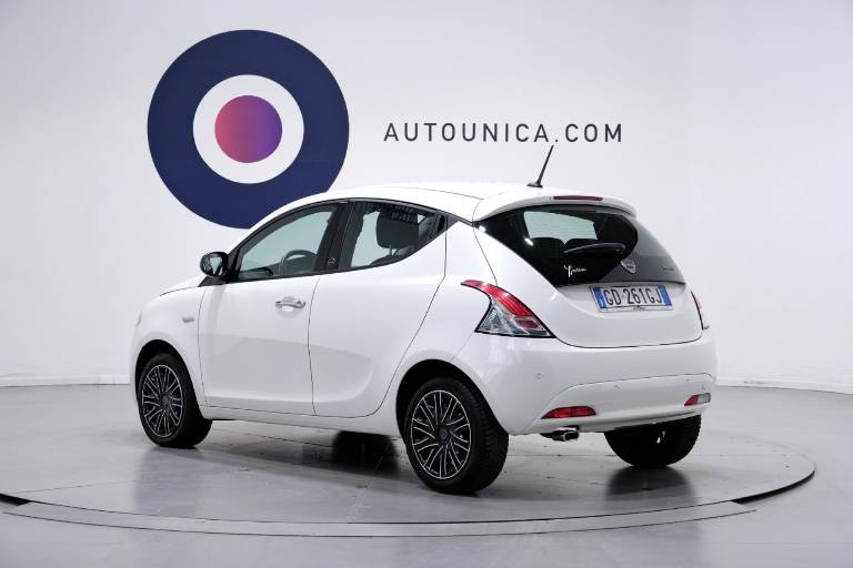LANCIA Ypsilon 17