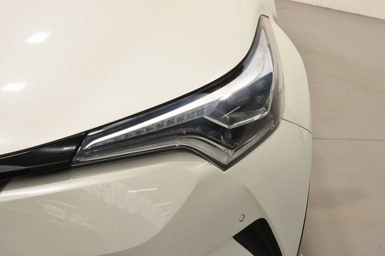 TOYOTA C-HR 18
