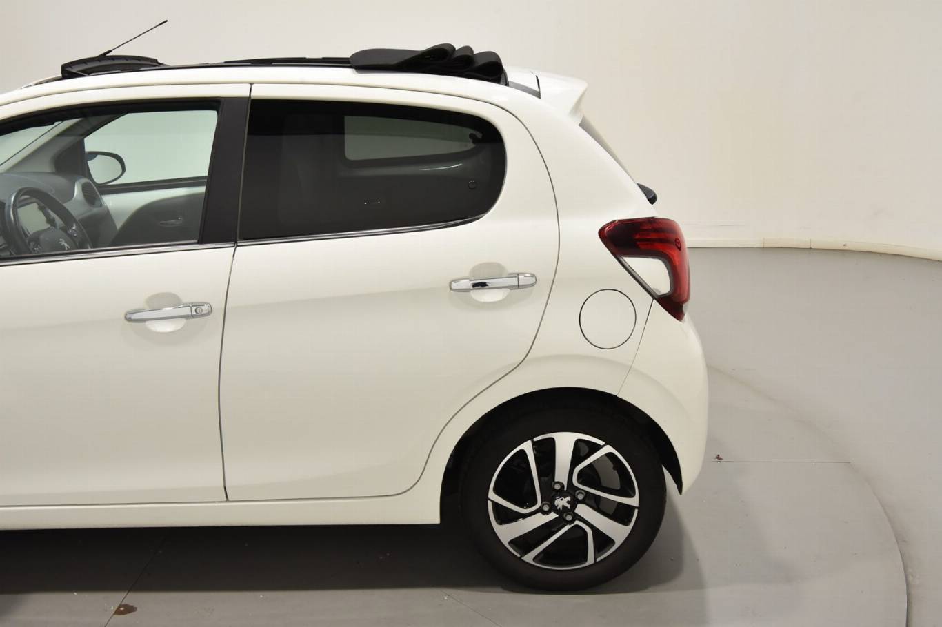 PEUGEOT 108 40