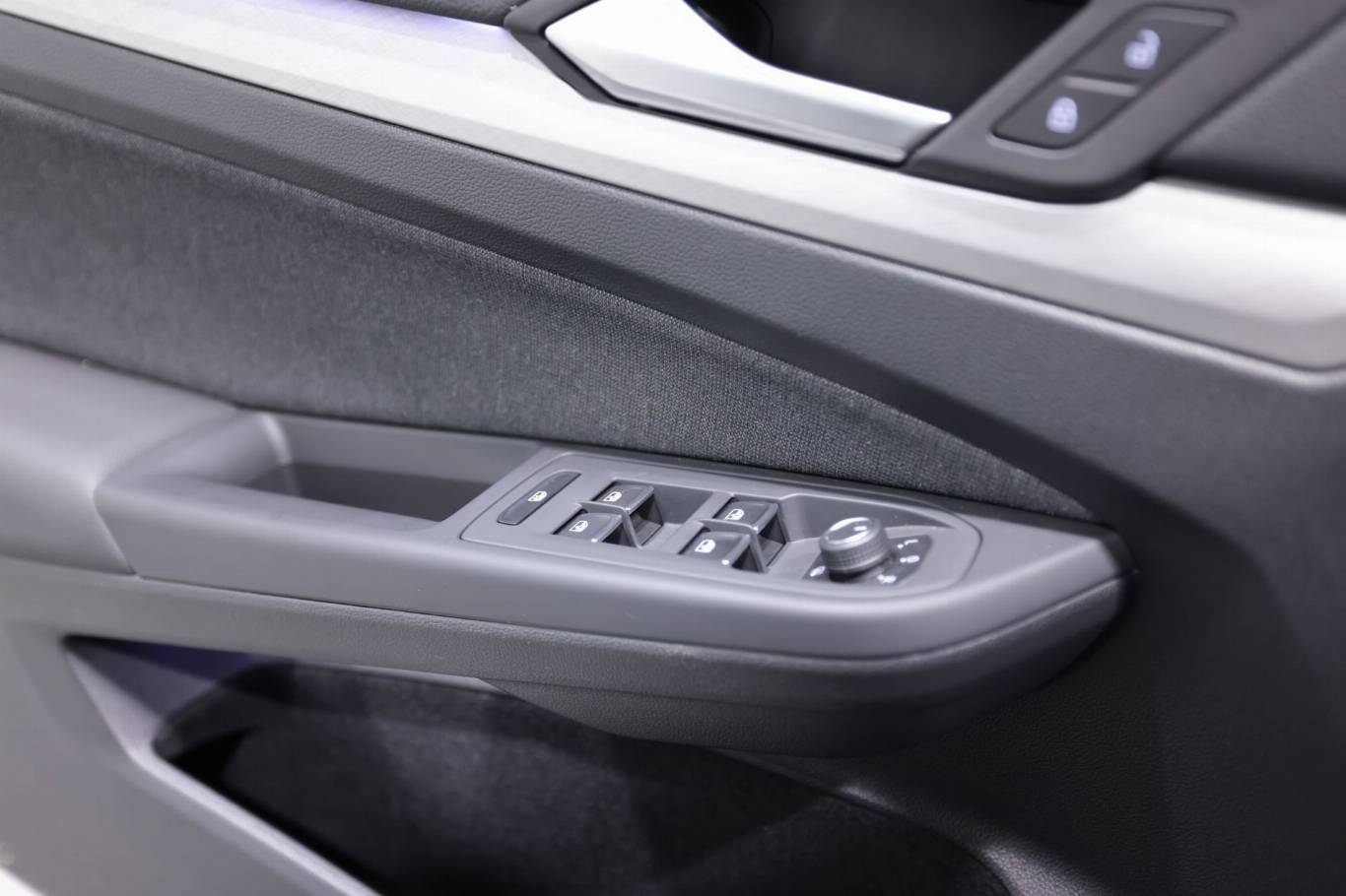 VOLKSWAGEN Golf 31
