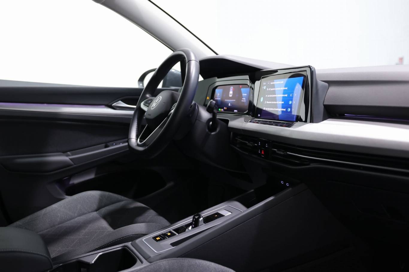 VOLKSWAGEN Golf 42