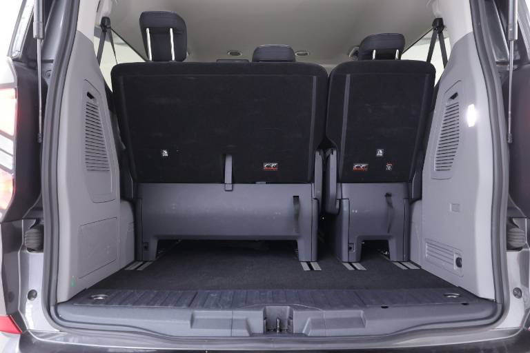 FORD Tourneo Custom 46