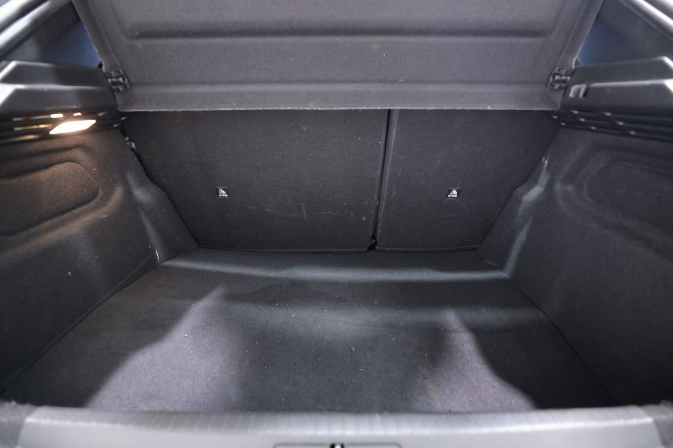 PEUGEOT 208 45