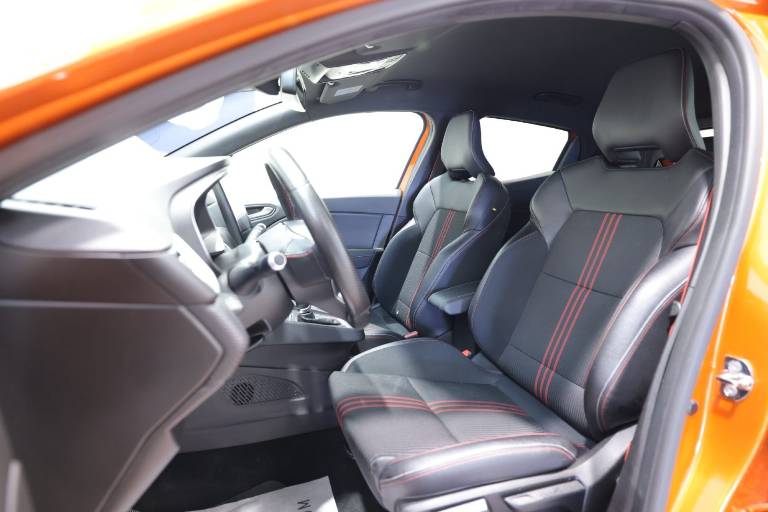 RENAULT Clio 6