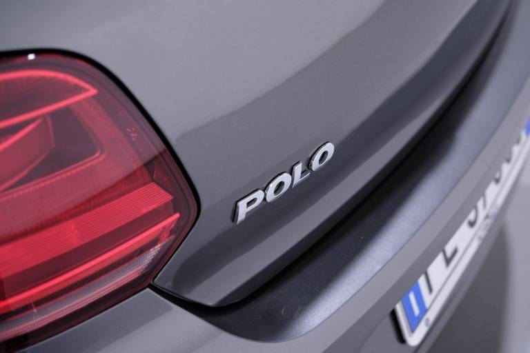 VOLKSWAGEN Polo 41