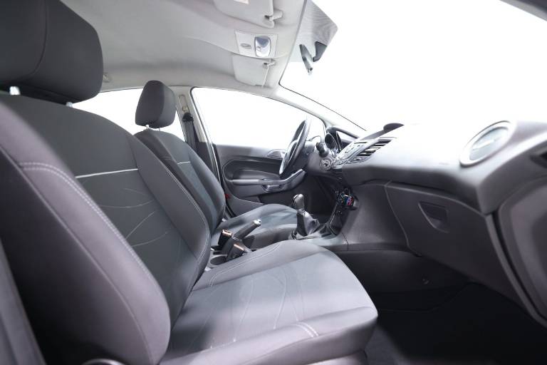 FORD Fiesta 42