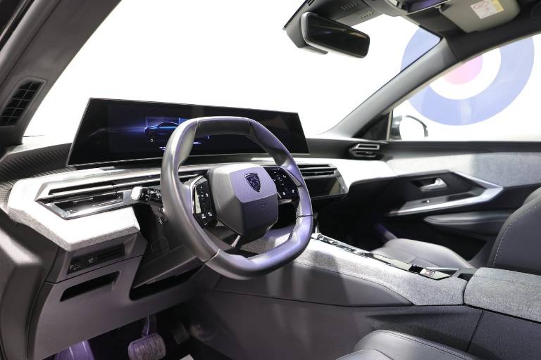 PEUGEOT 3008 5