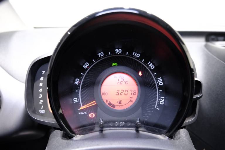 TOYOTA Aygo 8