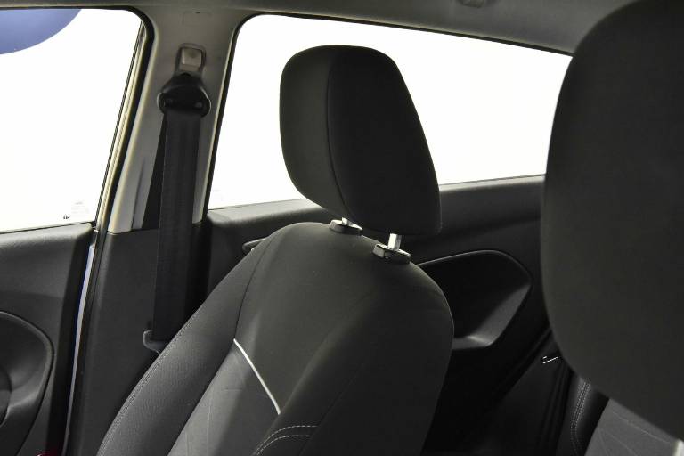 FORD Fiesta 19
