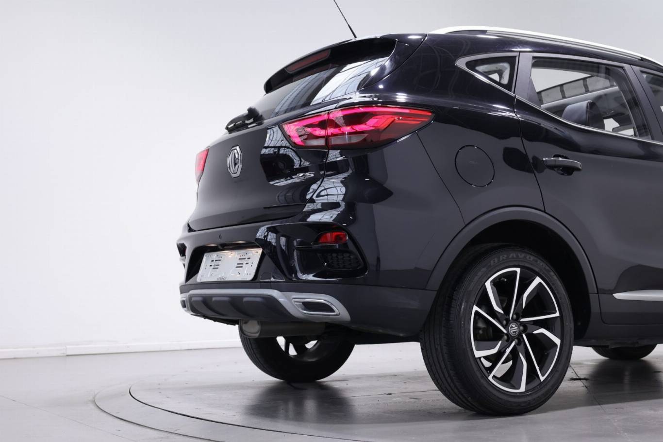 MG ZS 12