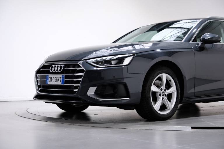 AUDI A4 11