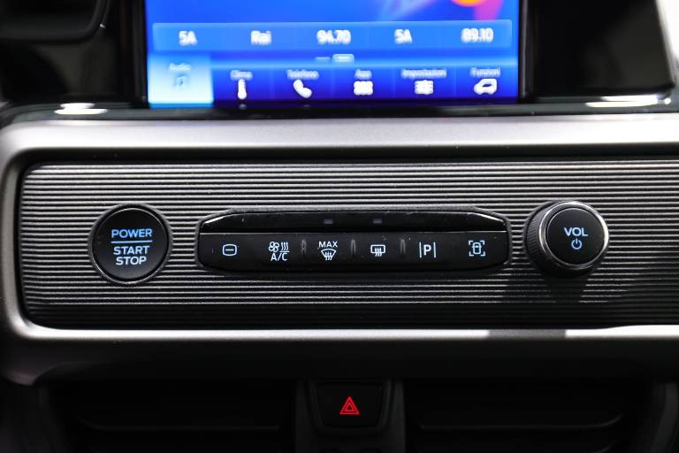 FORD Tourneo Courier 30