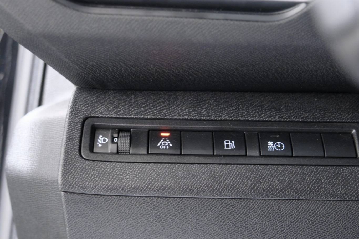 PEUGEOT 3008 27