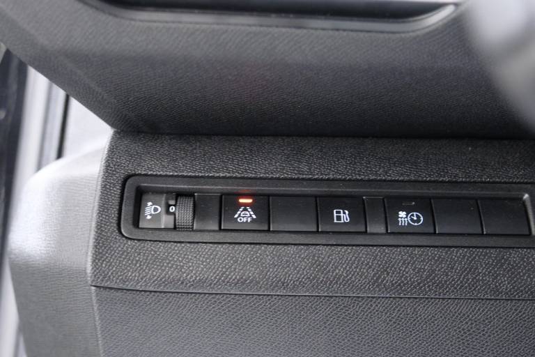 PEUGEOT 3008 27