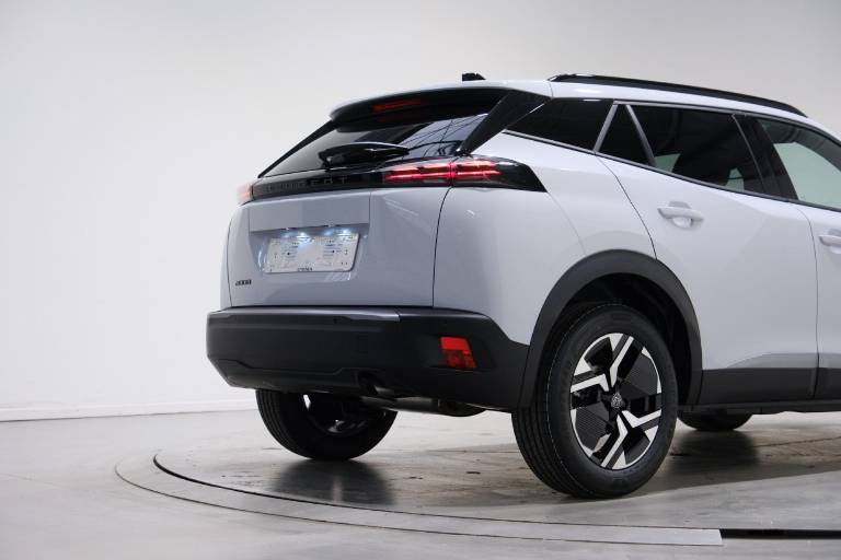 PEUGEOT 2008 13